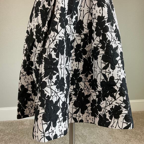 BCBGeneration Floral Print Fit and Flare Cocktail Dress Black and White Size 6 - Picture 6 of 11